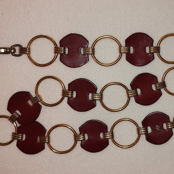 ETIENNE AIGNER VINTAGE BELT GOLD METAL LINKS BURGANDY LEATHER MEDALLIONS 40"L - Picture 1 of 5